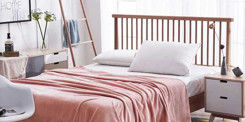 Lightweight Milk Fleece Throw Blanket for Office Nap Sofa Air Conditioning Use (3) Lightweight Milk Fleece Blanket for Sofa and Office Nap Use