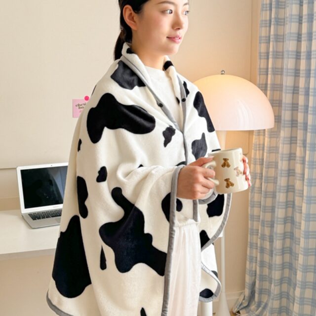 Milk Velvet Coral Fleece Shoulder Blanket for Office and Sofa Use