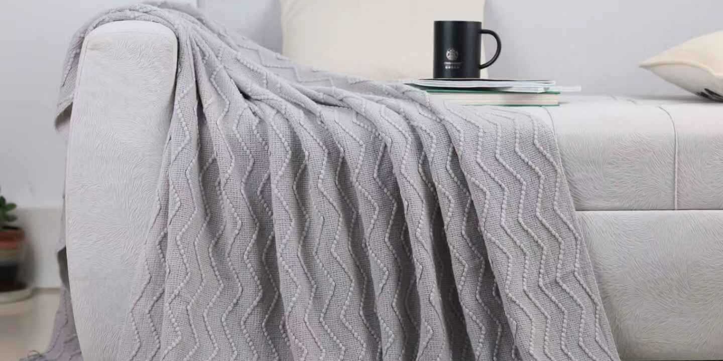 Solid Color Wavy Pattern Throw Blanket for Sofa and Nap