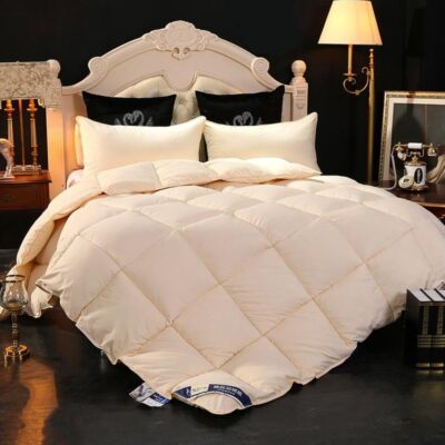 Thick Warm Comforter and Duvet for Hotel and Home Factory