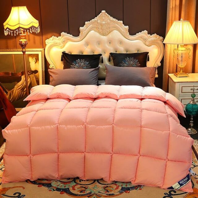 Cozy Thick Warm Comforter & Duvet for Winter Use (5) Thick Warm Comforter and Duvet for Hotel and Home Factory